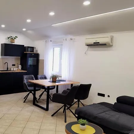 Njegovan Apartament *